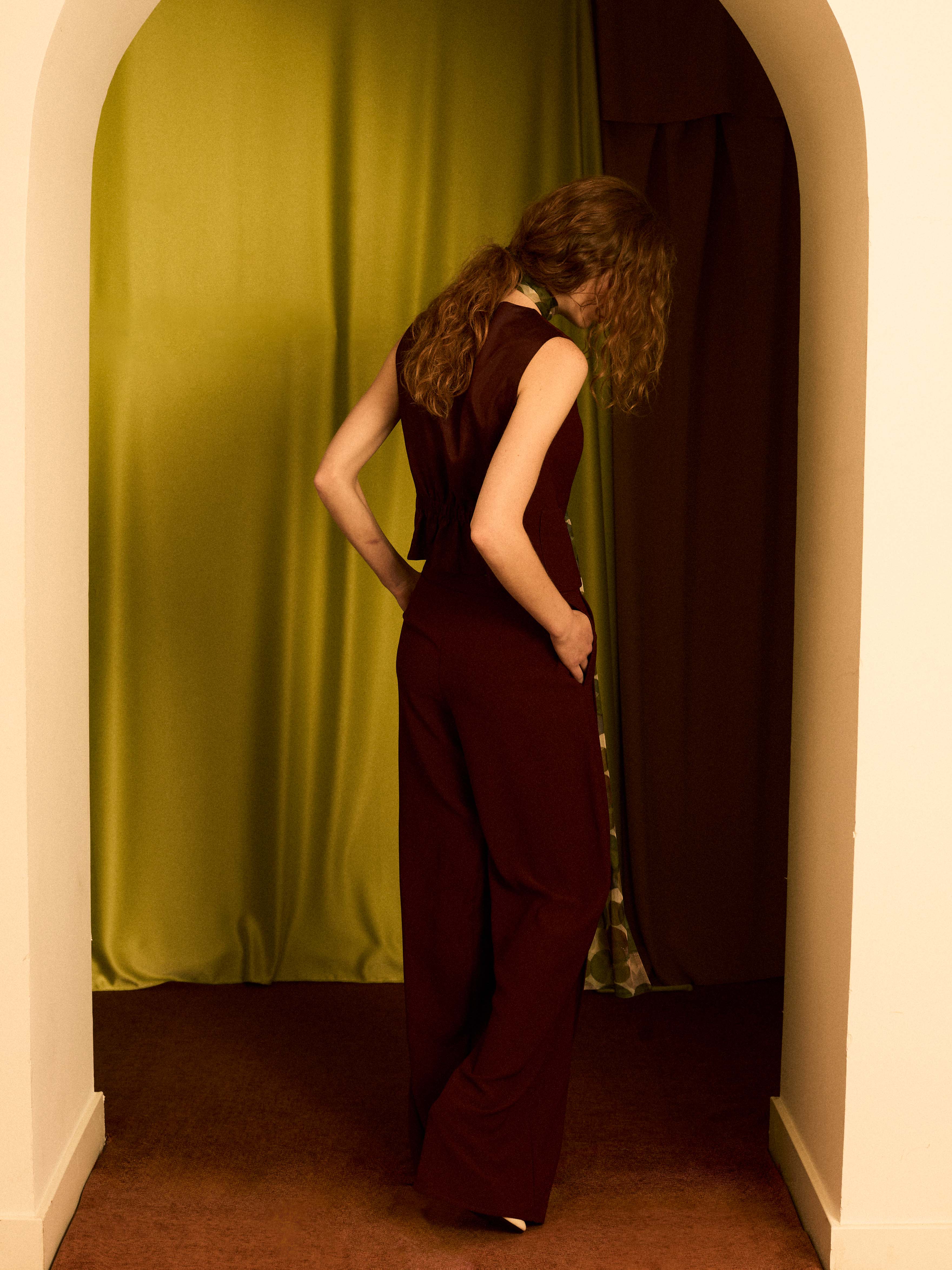 Pantalón crep granate