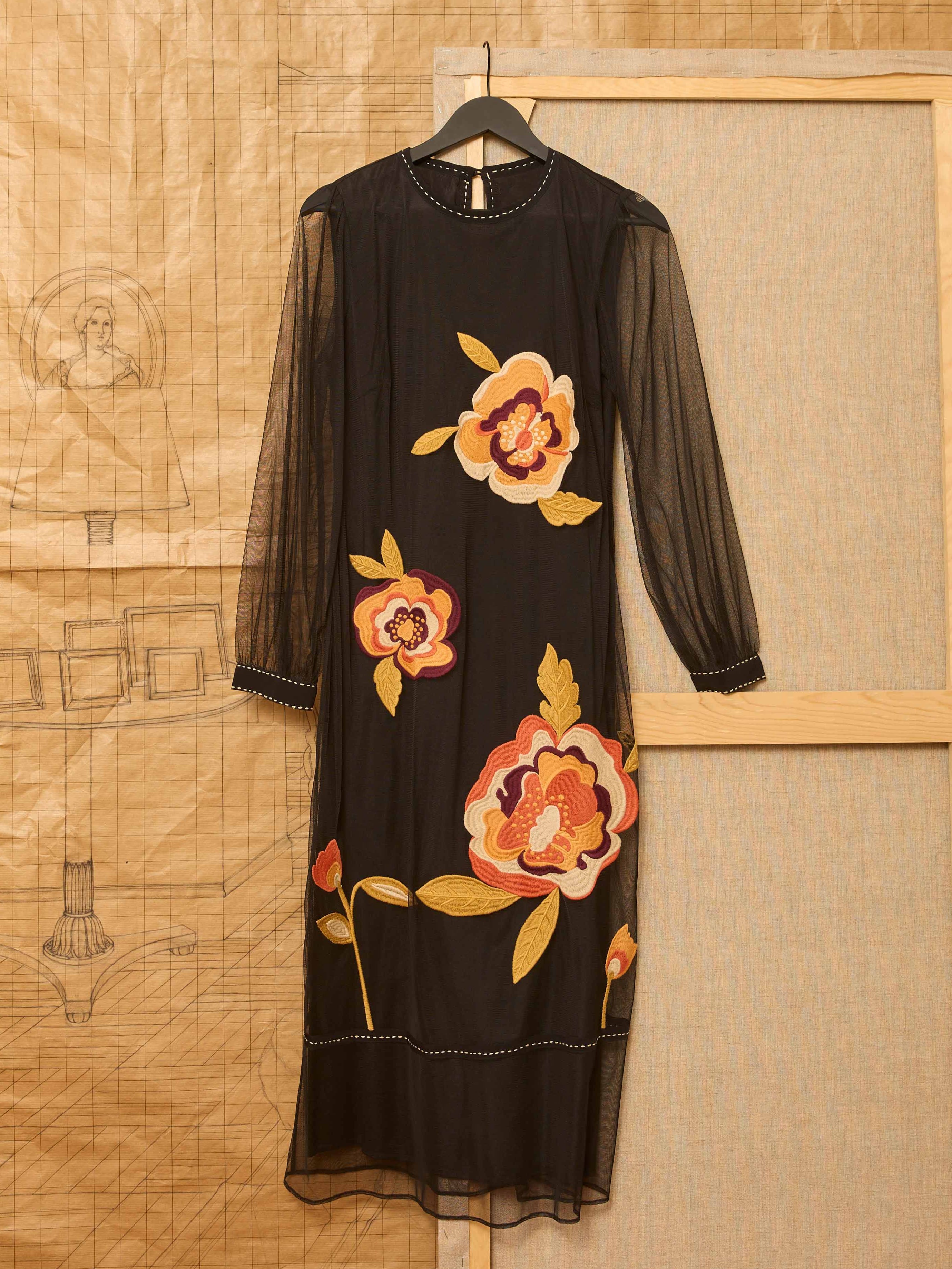 Vestido midi de tul negro