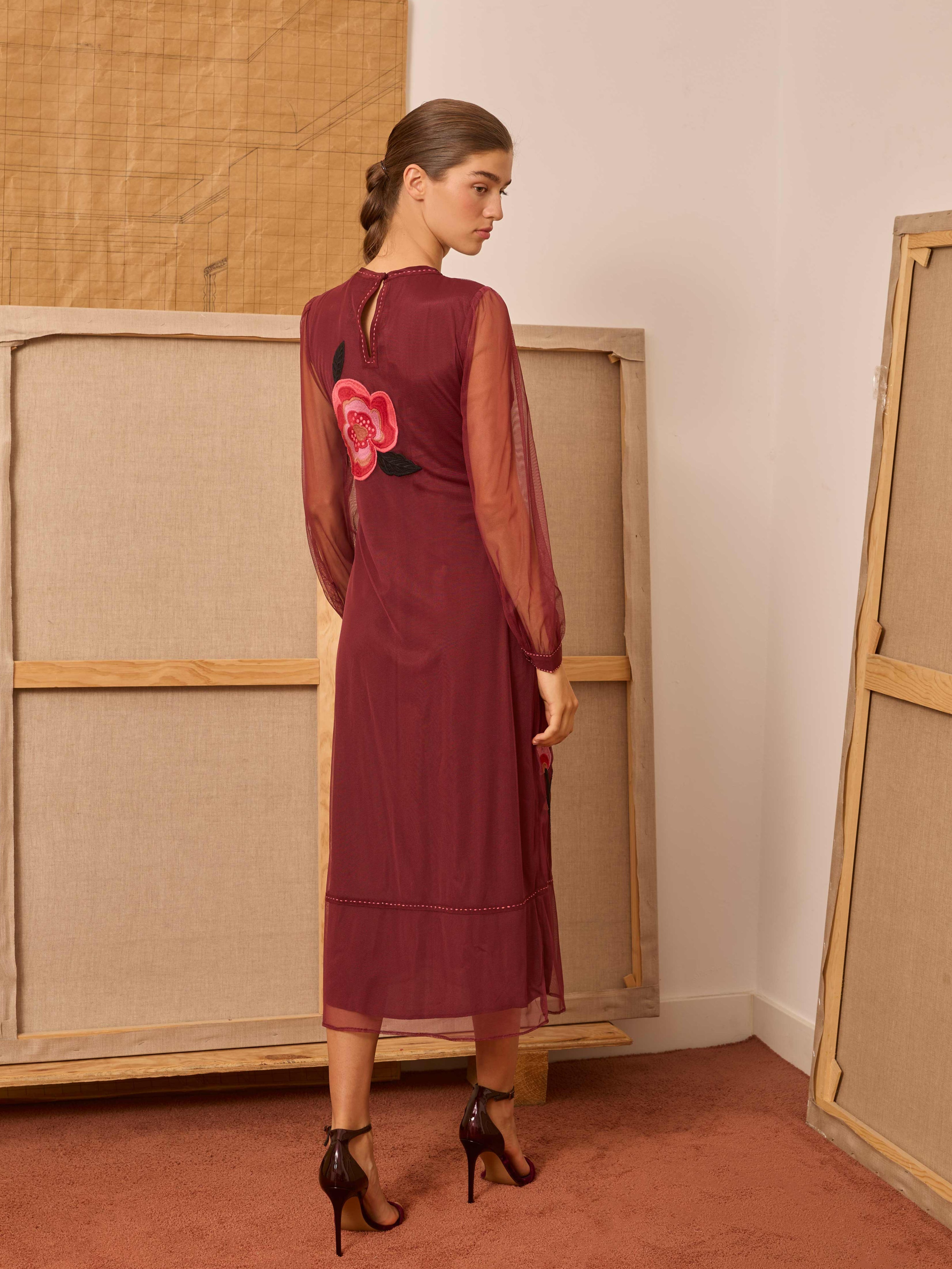 Vestido midi de tul granate