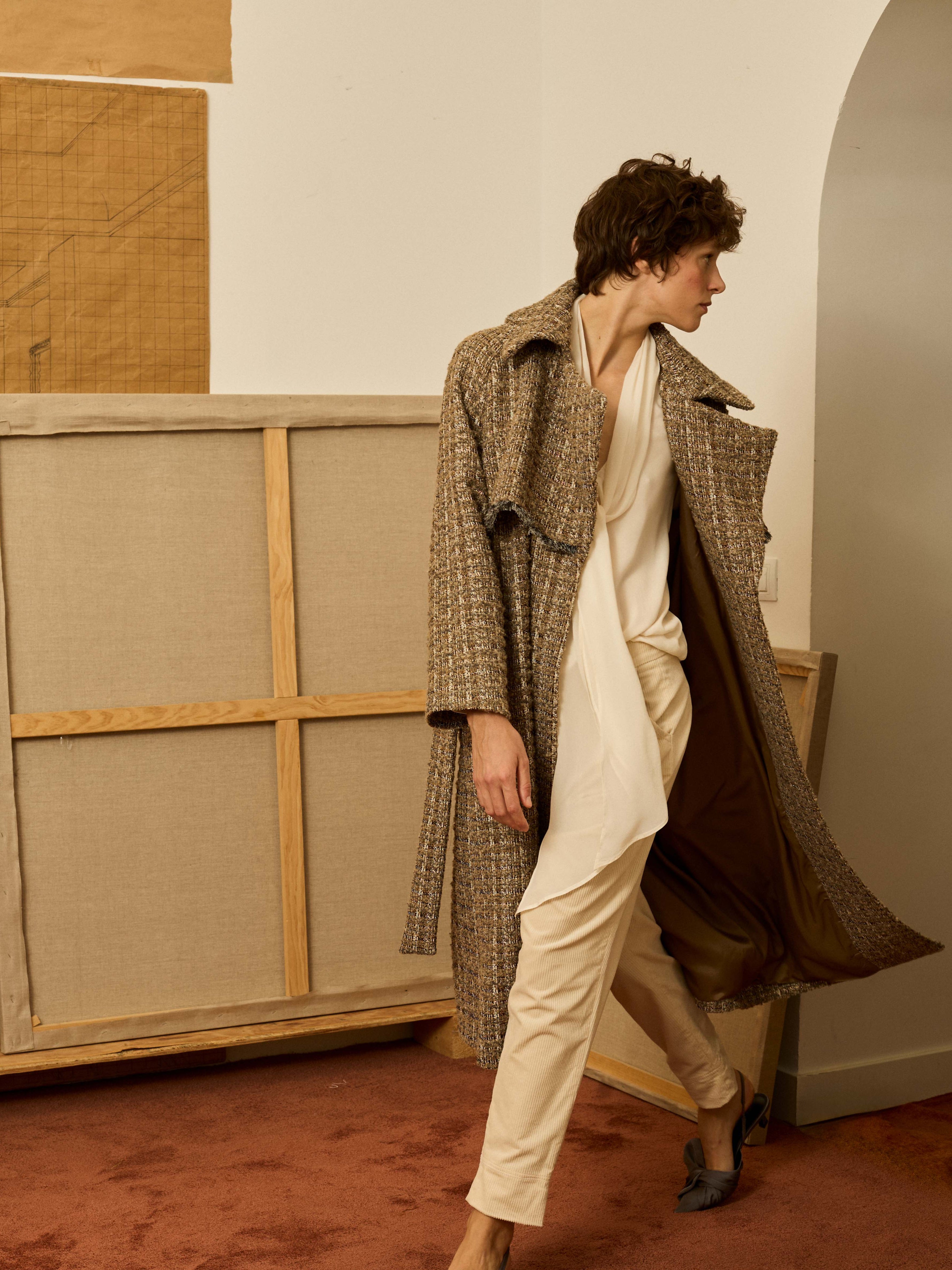 Blusa marfil con lazada en el cuello